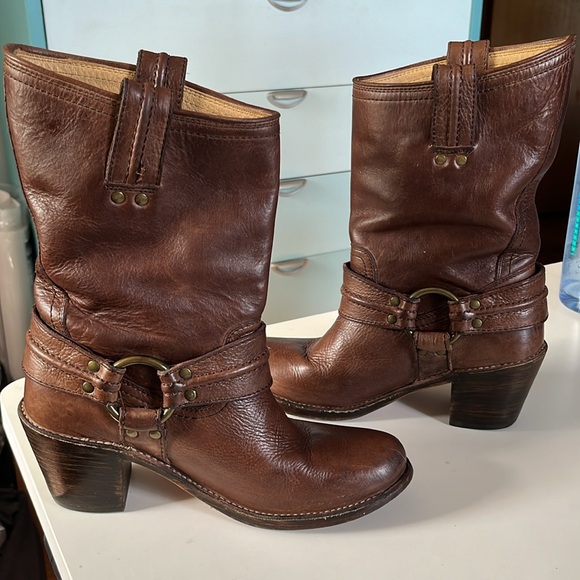 Frye boots-Carmen Harness Short Boots-Dark Brown size 7 B - Picture 5 of 16